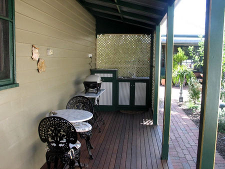 Trafalgar Cottage - Coogee Beach Accommodation 4