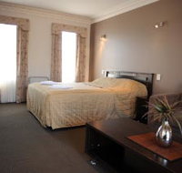 Seymours On Lydiard - Coogee Beach Accommodation