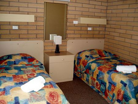 Aaden Holiday Apartments - Coogee Beach Accommodation 4