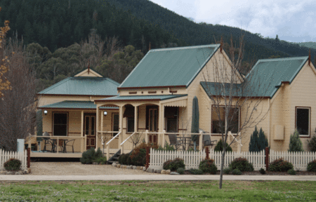 Autumn Affair Cottages  - Coogee Beach Accommodation