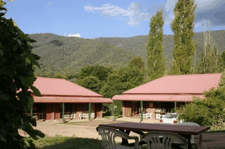 The Snowline Hotel - Coogee Beach Accommodation