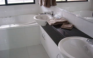 Glengarriff Town Houses - Coogee Beach Accommodation 3