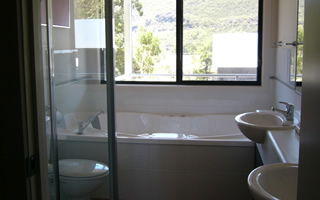Glengarriff Town Houses - Coogee Beach Accommodation 4