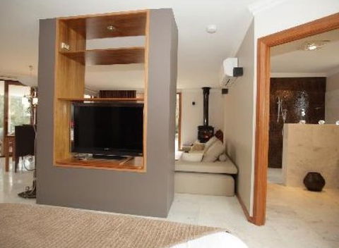 Aurora Cottages - Coogee Beach Accommodation 3