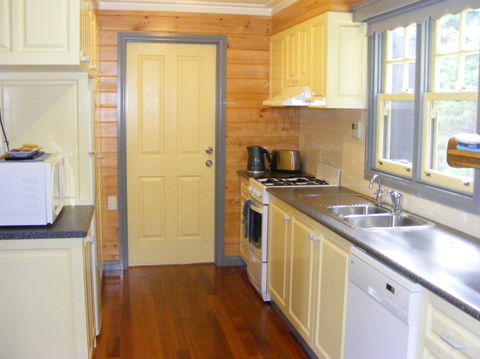 Belfast Cottages - Coogee Beach Accommodation 8