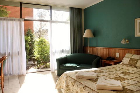 Moe Motor Inn - Coogee Beach Accommodation 2