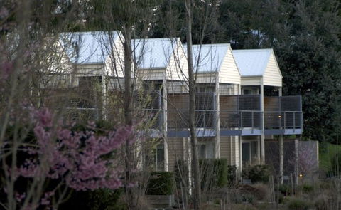 Lake House - Coogee Beach Accommodation 2