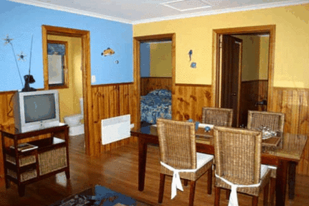 Bicheno's Gallery and Apartments - Coogee Beach Accommodation