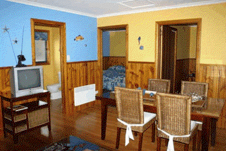 Bicheno's Gallery And Apartments - Coogee Beach Accommodation 0