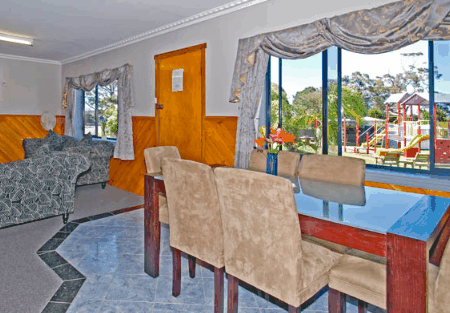 Homelea Accommodation Apartments - Coogee Beach Accommodation 4