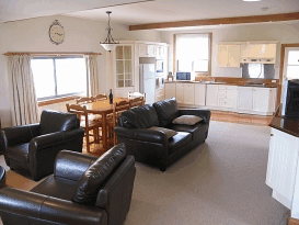 Gladstone TAS Coogee Beach Accommodation