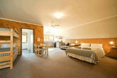 Banjo’s All Seasons Accommodation - Coogee Beach Accommodation 1