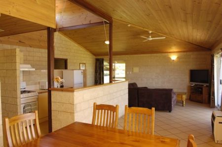 Discovery Holiday Parks - Koombana Bay - Coogee Beach Accommodation 1