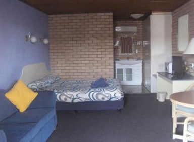 Cameo Inn Motel - Coogee Beach Accommodation 1