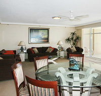 Burleigh Surf Beachfront Apartments - Coogee Beach Accommodation