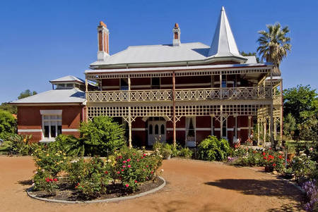 Lockridge WA Coogee Beach Accommodation