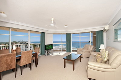 Burleigh Surf Beachfront Apartments - Coogee Beach Accommodation 5