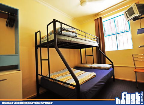 The Funk House Sydney - Coogee Beach Accommodation 7