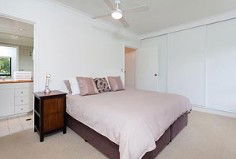 A Bay Breeze - Coogee Beach Accommodation 4