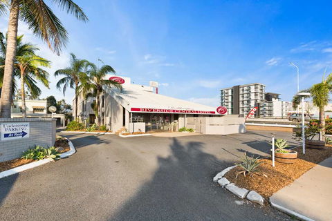 Rockhampton Riverside Central Hotel - Coogee Beach Accommodation 0