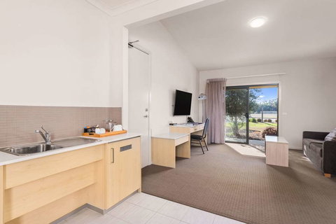 Quality Suites Point Cook Seasons 5 - Coogee Beach Accommodation 16
