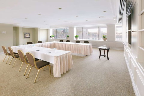 The Stamford Plaza Brisbane - Coogee Beach Accommodation 8