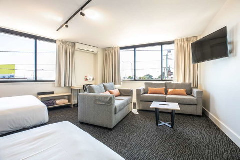 Chardons Corner Hotel - Coogee Beach Accommodation 3