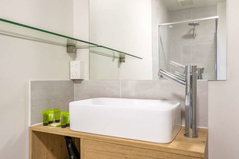 Chardons Corner Hotel - Coogee Beach Accommodation 5