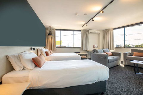 Chardons Corner Hotel - Coogee Beach Accommodation 7