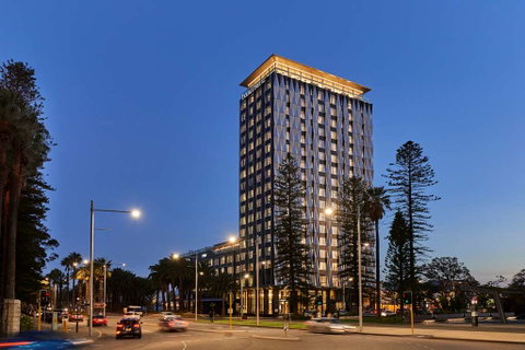 DoubleTree by Hilton Perth Waterfront - Coogee Beach Accommodation 1