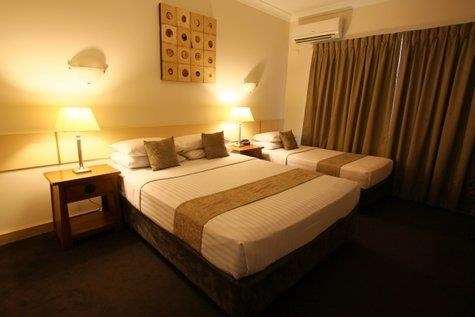 Emerald Maraboon Motor Inn - Coogee Beach Accommodation 3