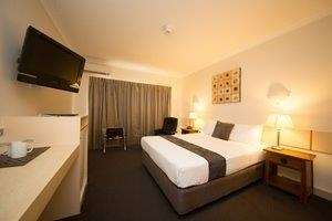 Emerald Maraboon Motor Inn - Coogee Beach Accommodation 8