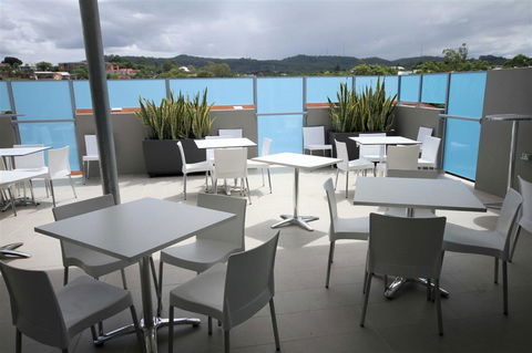 Jephson Hotel - Coogee Beach Accommodation 11