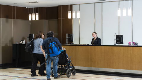 Crowne Plaza Canberra - Coogee Beach Accommodation 3