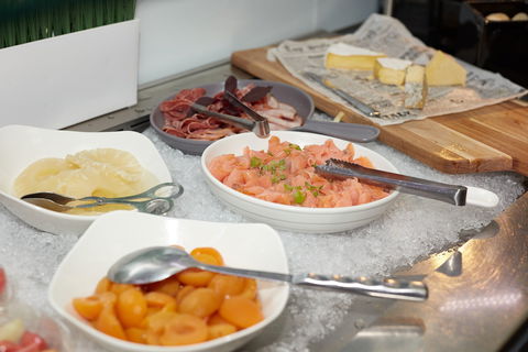 Crowne Plaza Canberra - Coogee Beach Accommodation 12
