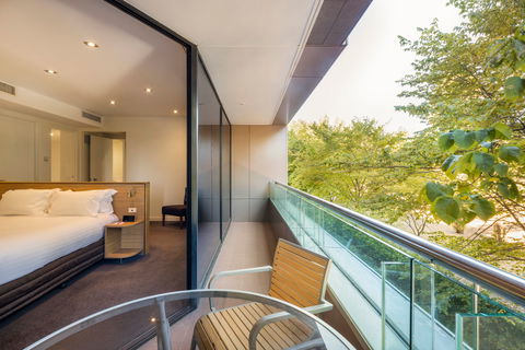 Crowne Plaza Canberra - Coogee Beach Accommodation 14