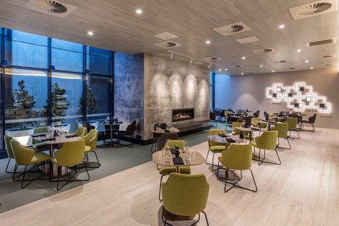 Deco Hotel - Coogee Beach Accommodation 4