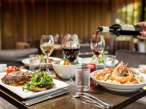 Novotel Canberra - Coogee Beach Accommodation 9