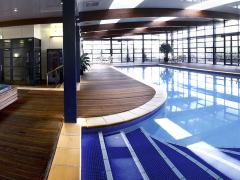 Novotel Canberra - Coogee Beach Accommodation 13