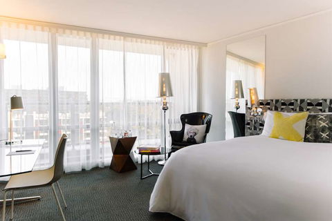 QT Canberra - Coogee Beach Accommodation 4