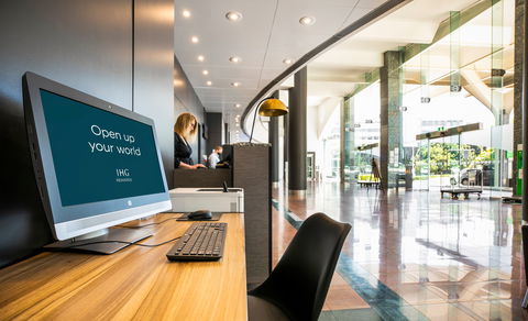 Holiday Inn Sydney Airport - Coogee Beach Accommodation 4