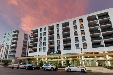 Meriton Suites Sydney Airport - Coogee Beach Accommodation 1