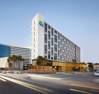 Holiday Inn Express Sydney Airport - Coogee Beach Accommodation