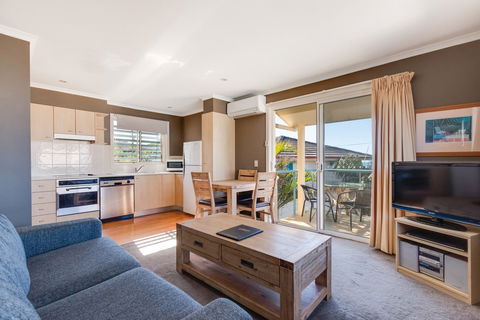 Aqualuna Beach Resort - Coogee Beach Accommodation 4