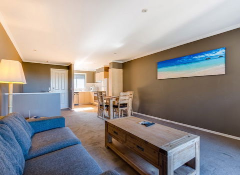 Aqualuna Beach Resort - Coogee Beach Accommodation 5