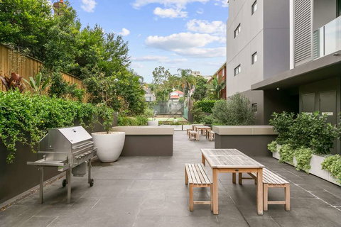 Good Life Suites - Coogee Beach Accommodation 1