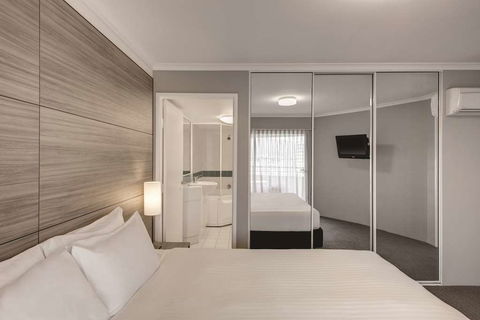 Adina Serviced Apartments James Court - Coogee Beach Accommodation 10