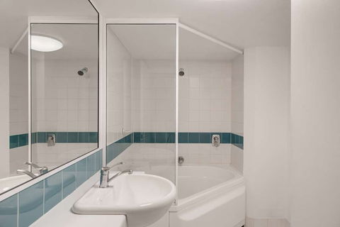 Adina Serviced Apartments James Court - Coogee Beach Accommodation 11