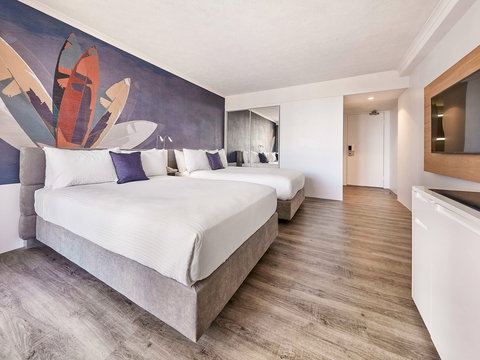 Novotel Surfers Paradise - Coogee Beach Accommodation 5