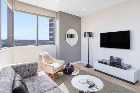 Meriton Suites Church Street, Parramatta - Coogee Beach Accommodation 7